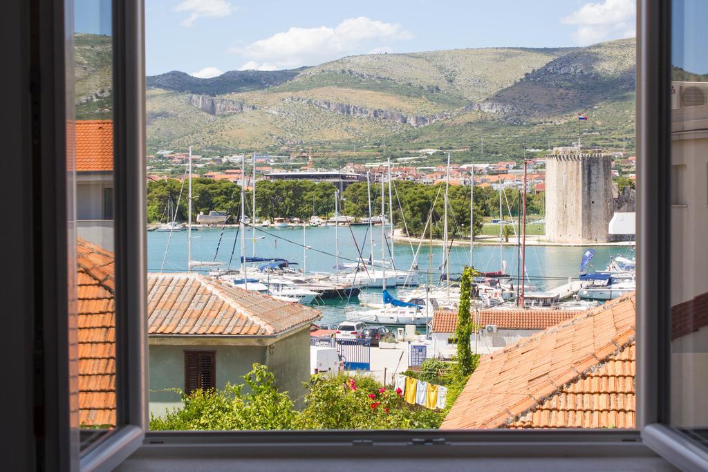 Apartments Maria Trogir Exterior photo