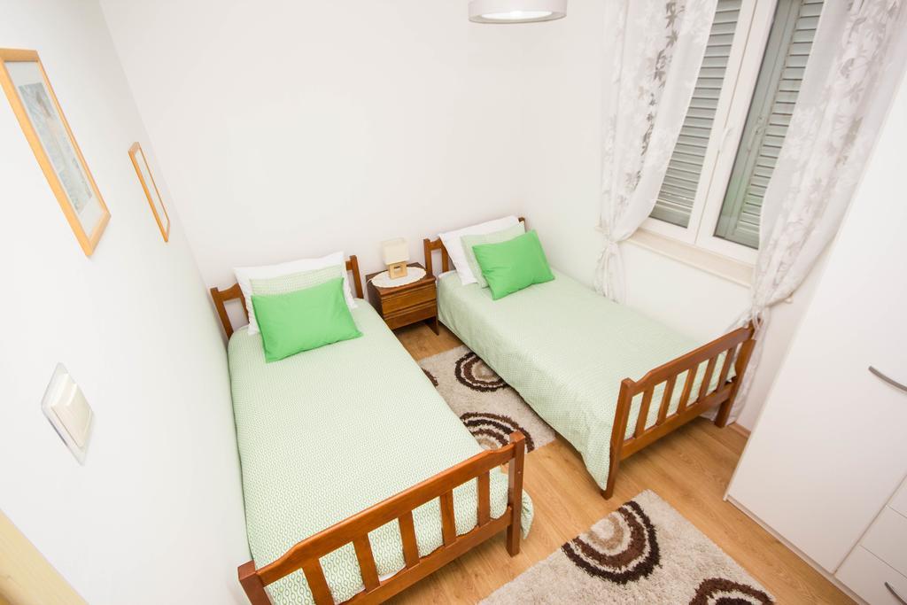 Apartments Maria Trogir Exterior photo