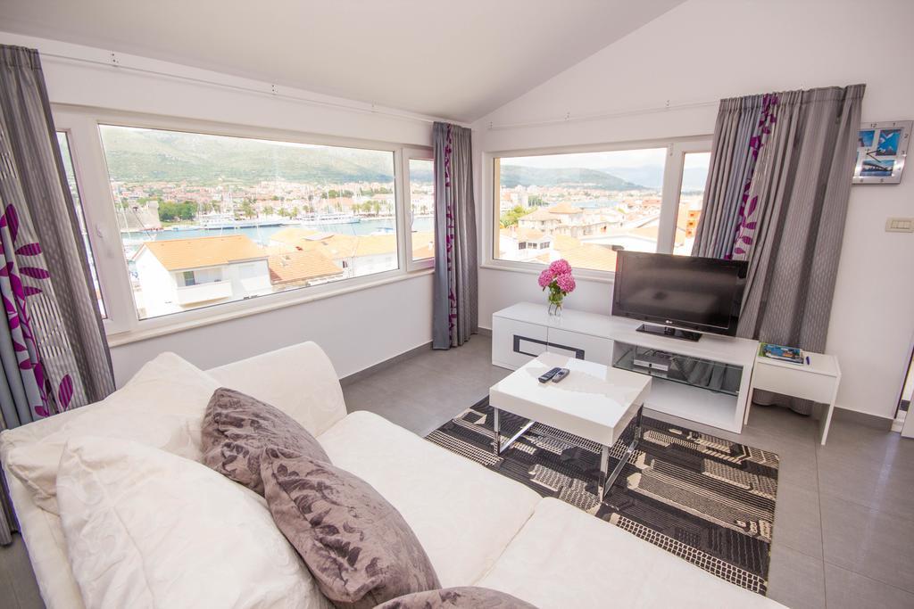Apartments Maria Trogir Exterior photo