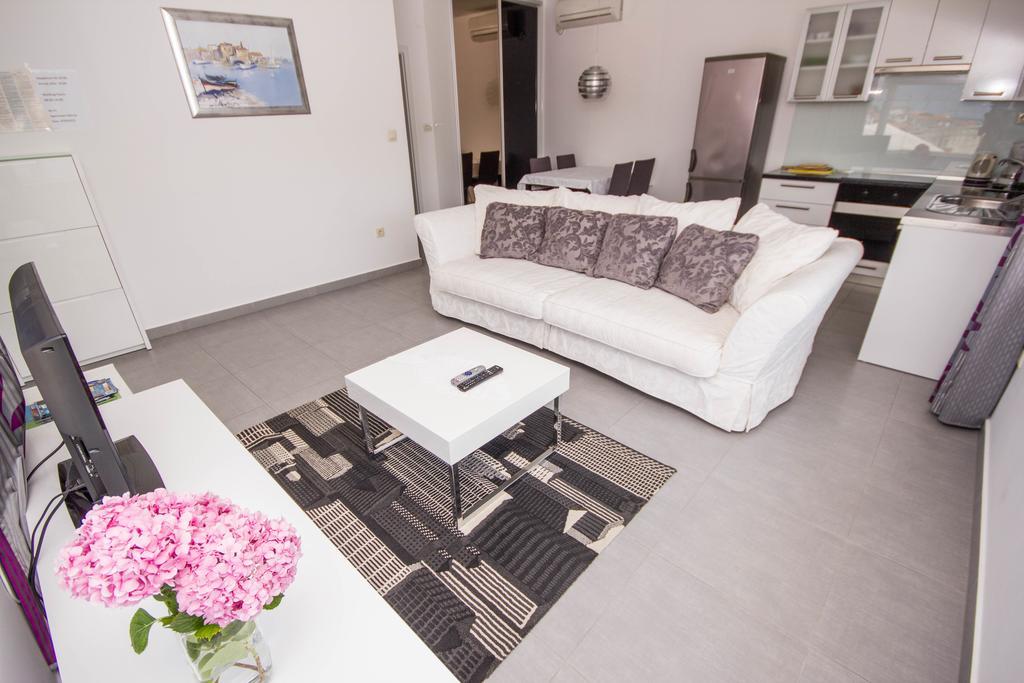 Apartments Maria Trogir Exterior photo
