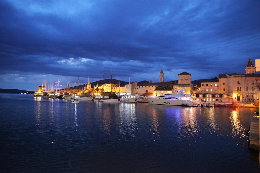 Apartments Maria Trogir Exterior photo