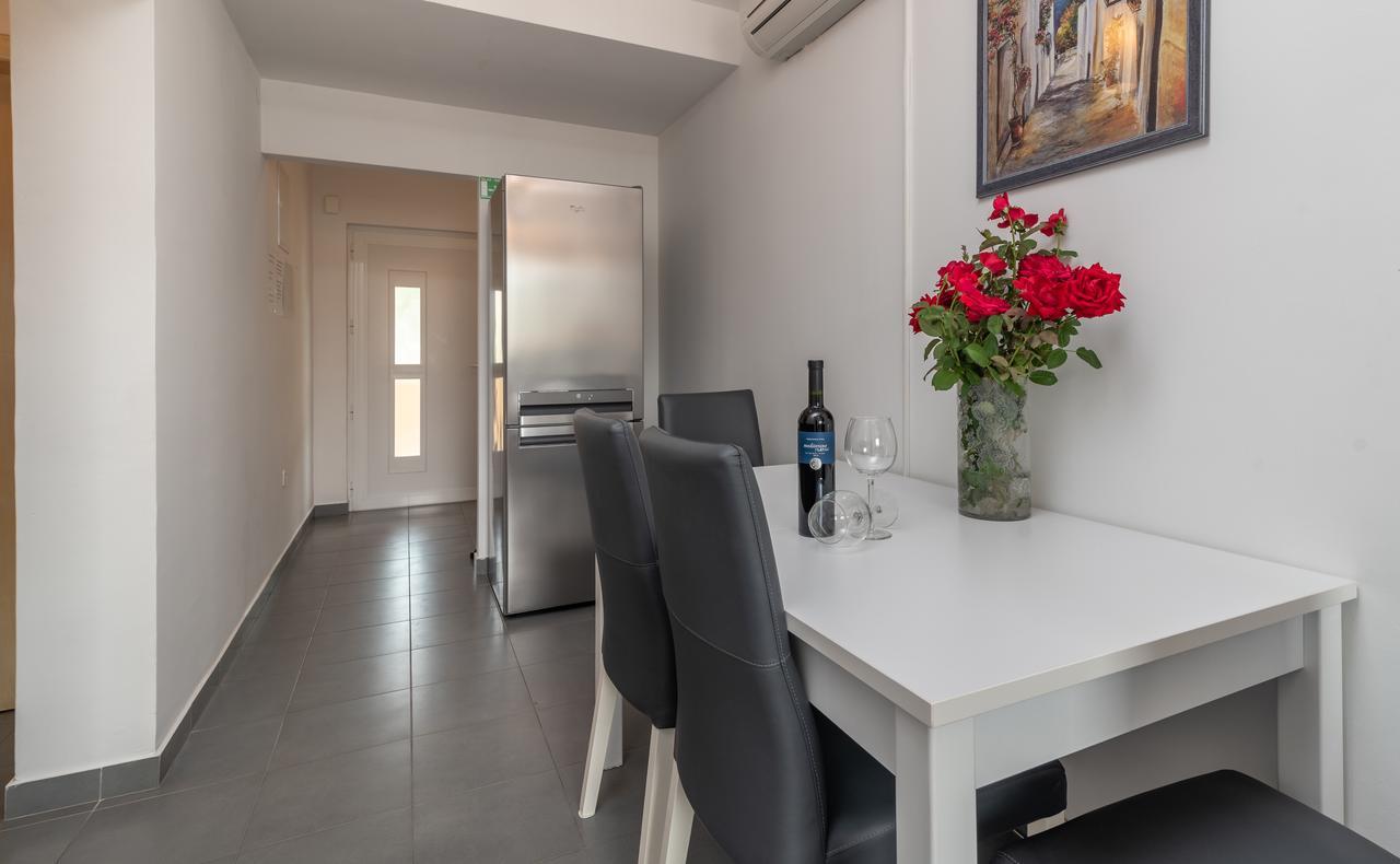 Apartments Maria Trogir Exterior photo