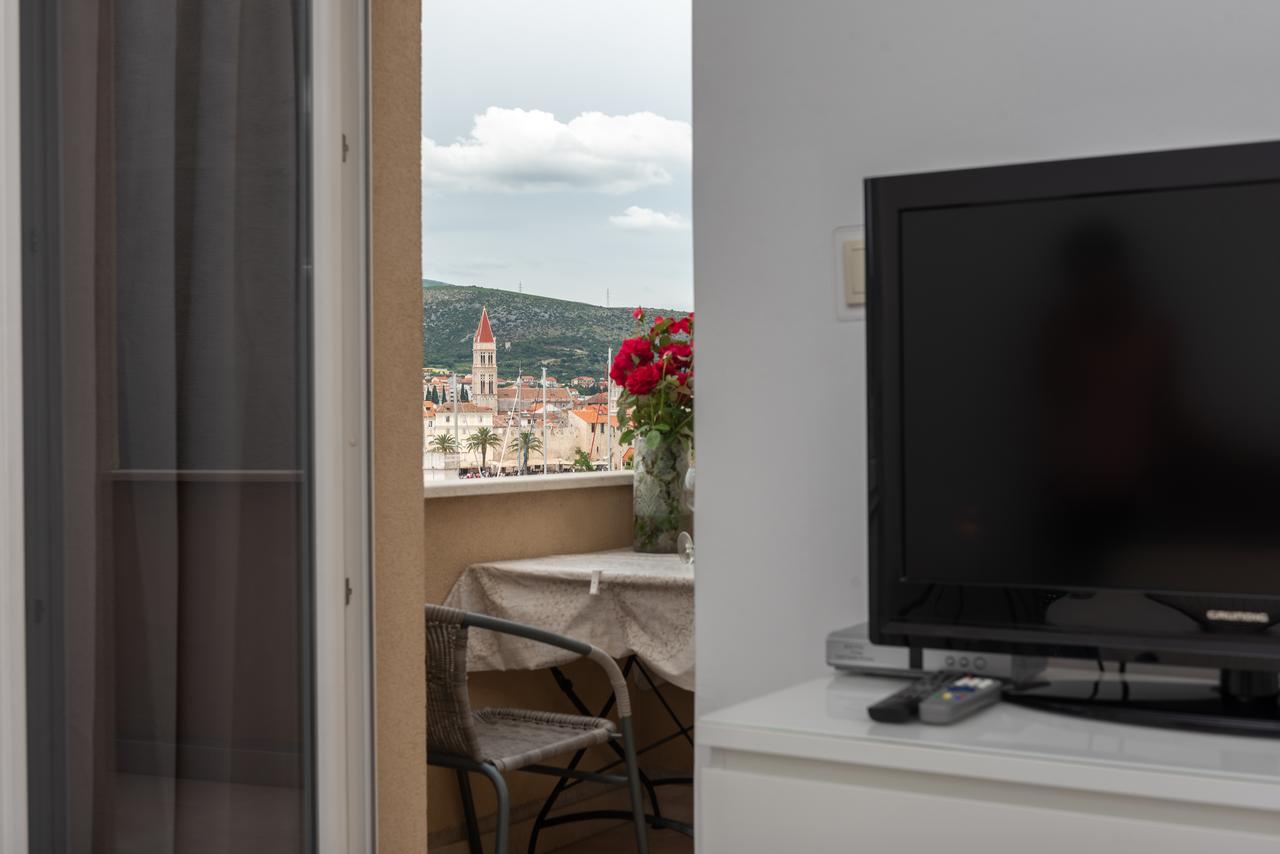 Apartments Maria Trogir Exterior photo