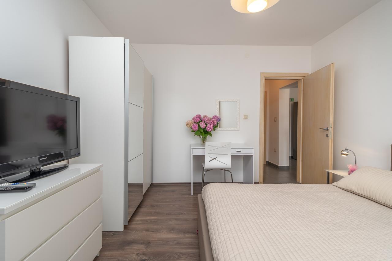 Apartments Maria Trogir Exterior photo